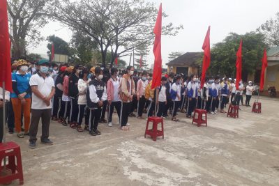 Đồng chí Đào Duy Dương – Phó chủ tịch UBND xã Bình Hiệp đọc diễn văn khai mạc lễ phát động hưởng ứng ngày Chạy Olimpic vì sức khỏe toàn dân. Đồng chí Đào Duy Dương – Phó chủ tịch UBND xã Bình Hiệp đọc diễn văn khai mạc lễ phát động hưởng ứng ngày Chạy Olimpic vì sức khỏe toàn dân.